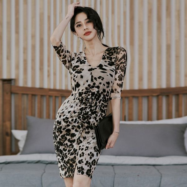 new arrival fashion comfortable v-neck formal leopard cute elegant slim mini pencil dress c22z, White;black
new arrival fashion comfortable v-neck formal leopard cute elegant slim mini pencil dress c22z, White;black