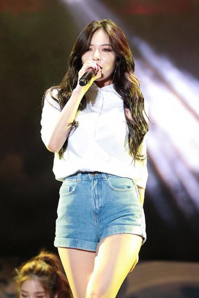 kpop 4minute kim hyun a office temperament white single-breasted shirt women streetwear casual turn-down collar blouse and
kpop 4minute kim hyun a office temperament white single-breasted shirt women streetwear casual turn-down collar blouse and