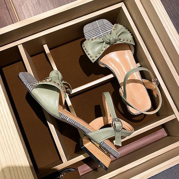 bow shoes studded sandals suit female beige 2021 summer block heels large size square toe velvet black chunky girls low big new
bow shoes studded sandals suit female beige 2021 summer block heels large size square toe velvet black chunky girls low big new