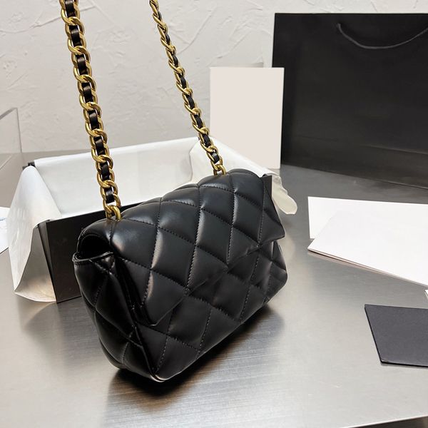 fashion real leather classic mini flap square bags quilted matelasse chain cross body shoulder france women f/w 5 colors choose luxury_handb
fashion real leather classic mini flap square bags quilted matelasse chain cross body shoulder france women f/w 5 colors choose luxury_handb