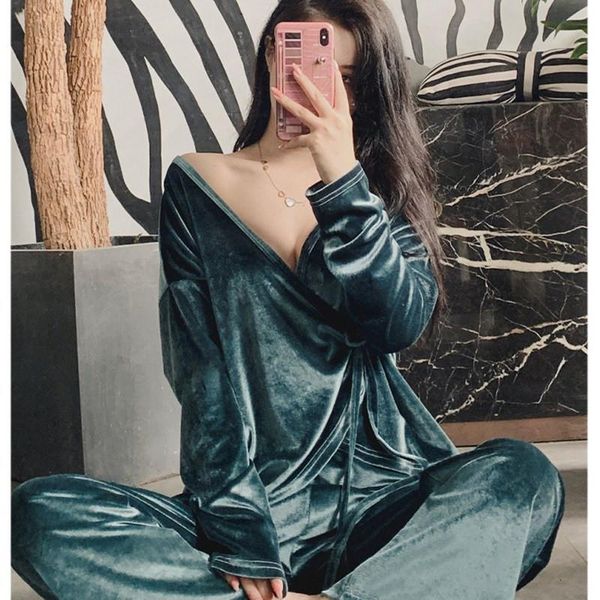 fashion velvet pajamas 2 pieces set woman deep v-neck casual slim spring autumn pajamas long sleeves sleepwear, Black;red
fashion velvet pajamas 2 pieces set woman deep v-neck casual slim spring autumn pajamas long sleeves sleepwear, Black;red