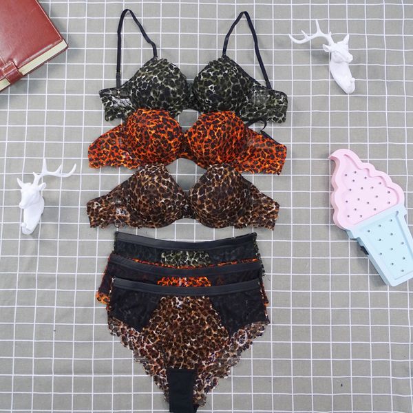 new french leopard print underwear without steel ring thin triangle small bra cup set, Red;black
new french leopard print underwear without steel ring thin triangle small bra cup set, Red;black