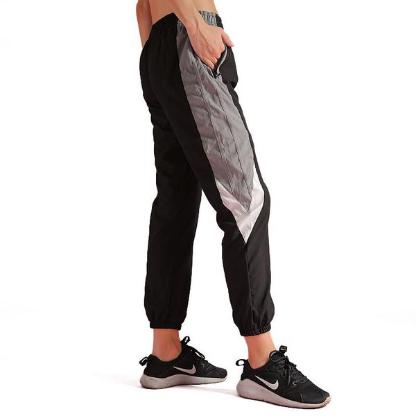 yoga outfits sports casual pants female contrast color arrow tide loose personality quick-drying running beam foot nine women, White;red
yoga outfits sports casual pants female contrast color arrow tide loose personality quick-drying running beam foot nine women, White;red