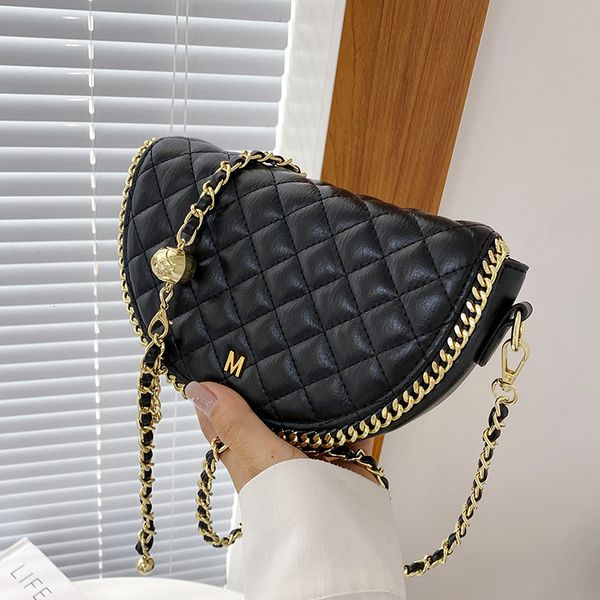 handbag lingge chain single shoulder bag small golden ball fashion messenger saddle foreign style
handbag lingge chain single shoulder bag small golden ball fashion messenger saddle foreign style