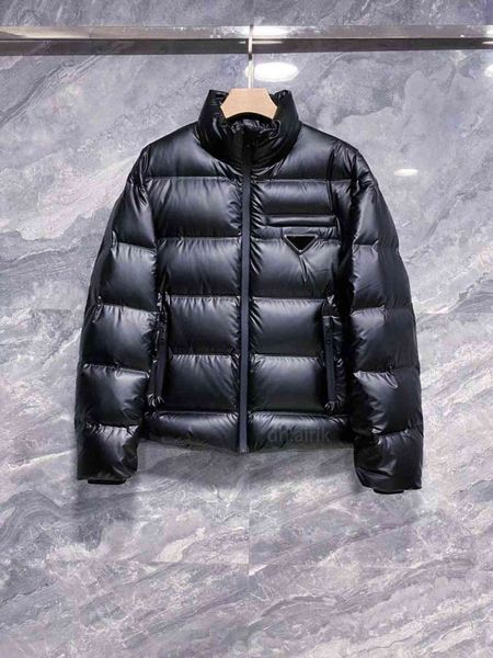21ss men's designer prad down jacket 90% goose lacquer fabric parka coat four layer waterproof heavy industry simple black and blue s-4
21ss men's designer prad down jacket 90% goose lacquer fabric parka coat four layer waterproof heavy industry simple black and blue s-4