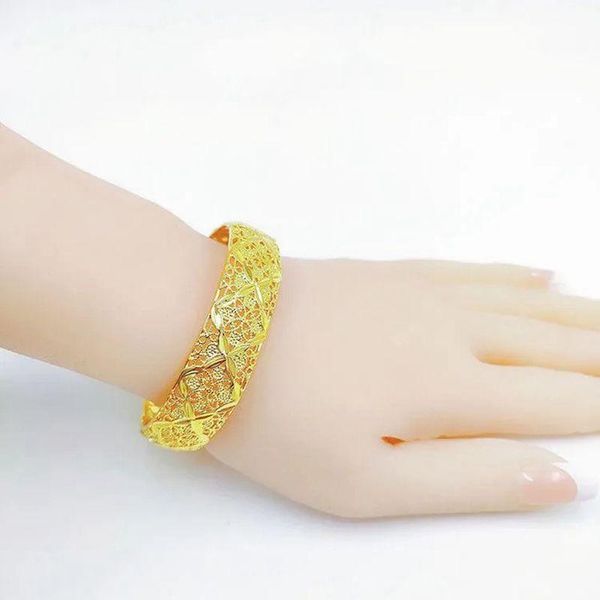 bangle thick filigree hollow yellow gold filled womens wedding party jewelry gift, Black
bangle thick filigree hollow yellow gold filled womens wedding party jewelry gift, Black