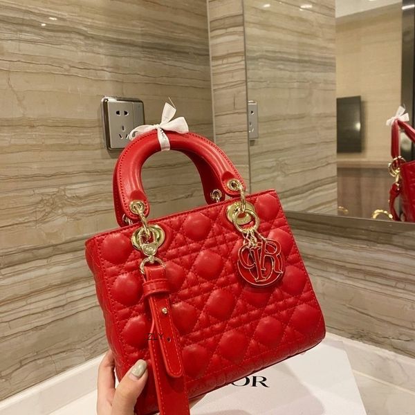 d di ce 2021 casual and fashionable hand-held slung one shoulder women's bag leather princess zly bags
d di ce 2021 casual and fashionable hand-held slung one shoulder women's bag leather princess zly bags