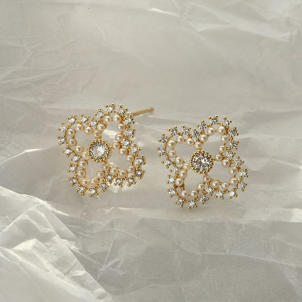 zircon inlaid earrings fairy net red s925 silver needle earrings four leaf flower personality versatile, Golden
zircon inlaid earrings fairy net red s925 silver needle earrings four leaf flower personality versatile, Golden