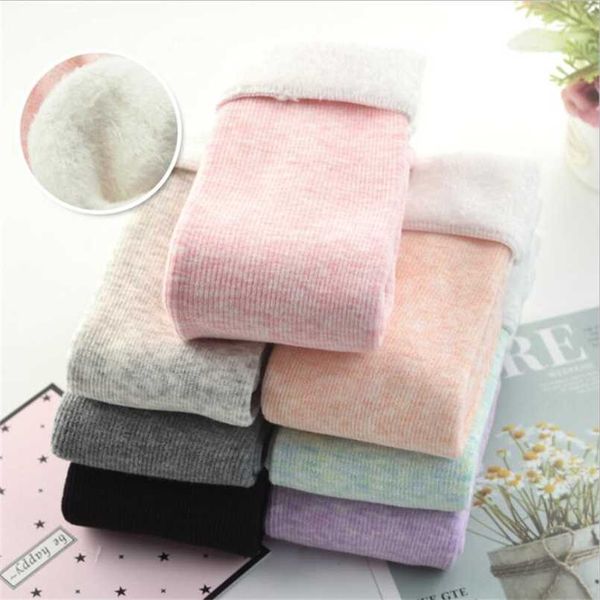 5 pairs women striped wool socks solid color warm thicken thermal cotton sock ladies velvet boots floor sleeping socks female 211204, Black;white
5 pairs women striped wool socks solid color warm thicken thermal cotton sock ladies velvet boots floor sleeping socks female 211204, Black;white