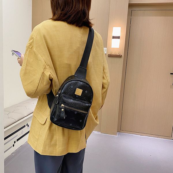 luxury handbags hong kong women's 2021 new korean style versatile travel backpack printed trendy men's chest bag
luxury handbags hong kong women's 2021 new korean style versatile travel backpack printed trendy men's chest bag