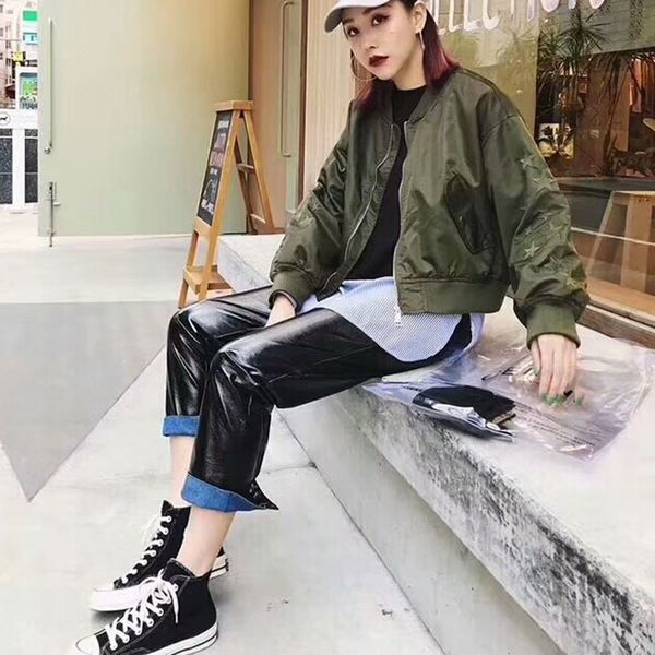 pu leather trousers for women zipper button high waist loose straight pants female 2021 autumn fashion new, Black;white
pu leather trousers for women zipper button high waist loose straight pants female 2021 autumn fashion new, Black;white