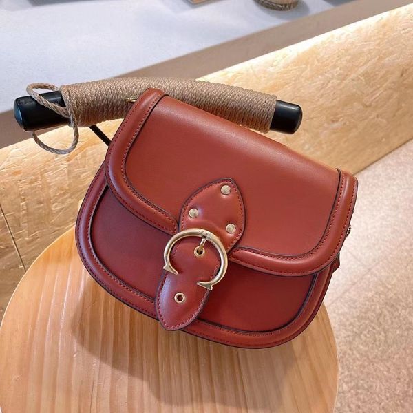 2021 classic design restoring ancient ways one shoulder the female wears a semicircle type leather saddle bag handbag purse
2021 classic design restoring ancient ways one shoulder the female wears a semicircle type leather saddle bag handbag purse
