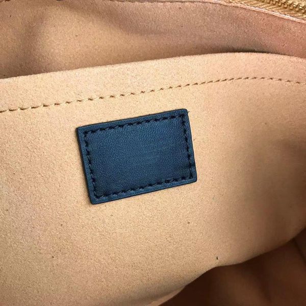 m53826 on my side tote bag elegant lady calf shoulder shopping nappa softy leather handbag totes with a cross-body strap
m53826 on my side tote bag elegant lady calf shoulder shopping nappa softy leather handbag totes with a cross-body strap