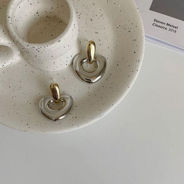 stud hong kong wind hollow love fashion simple earrings french retro minority design temperament hipsters, Golden;silver
stud hong kong wind hollow love fashion simple earrings french retro minority design temperament hipsters, Golden;silver