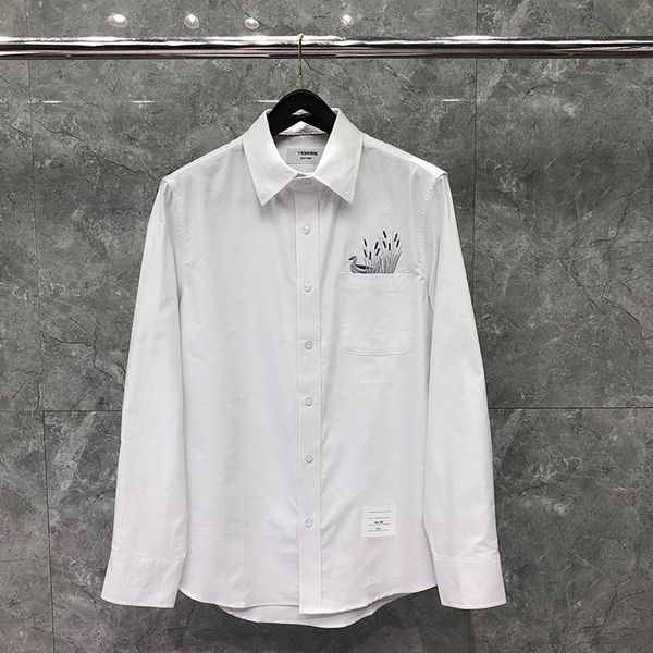 men's casual shirts 2021 fashion brand men long sleeve shirt turn down collar oxford bird embroidery white clothing, White;black
men's casual shirts 2021 fashion brand men long sleeve shirt turn down collar oxford bird embroidery white clothing, White;black