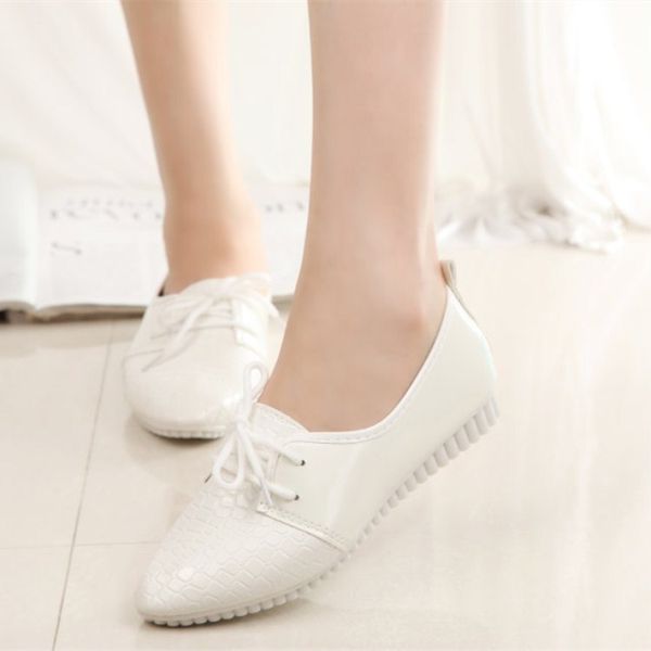 autumn women loafers lace up ballerina flat shoes woman fashion soft black white pu leather moccasins student ballet flats 569
autumn women loafers lace up ballerina flat shoes woman fashion soft black white pu leather moccasins student ballet flats 569