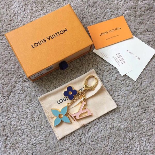 with original box classic style french brand luxury men and women key chain gifts and souvenirs, Silver
with original box classic style french brand luxury men and women key chain gifts and souvenirs, Silver