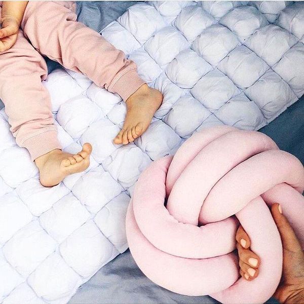 pillow 18x18cm creative throw knot ball cushion lumbar chair back household almofada decorative
pillow 18x18cm creative throw knot ball cushion lumbar chair back household almofada decorative