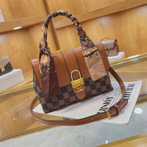 2022 factory wholesale women's bag fashionable and versatile single shoulder messenger bag advanced sense foreign style silk scarf port
2022 factory wholesale women's bag fashionable and versatile single shoulder messenger bag advanced sense foreign style silk scarf port