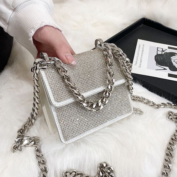 this year, bright diamond women's 2021 new fashion messenger bags are net red is popular. simple chain small
this year, bright diamond women's 2021 new fashion messenger bags are net red is popular. simple chain small