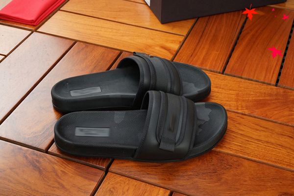 2021 slipper designer slide summer sandals fashion men beach indoor flat flip flops leather luxurys shoes mens slippers with box size 39-45, Black
2021 slipper designer slide summer sandals fashion men beach indoor flat flip flops leather luxurys shoes mens slippers with box size 39-45, Black