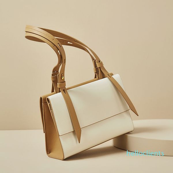 factory direct women's bag new original niche design handbags fashion contrast handbags korean version of the tote bag
factory direct women's bag new original niche design handbags fashion contrast handbags korean version of the tote bag