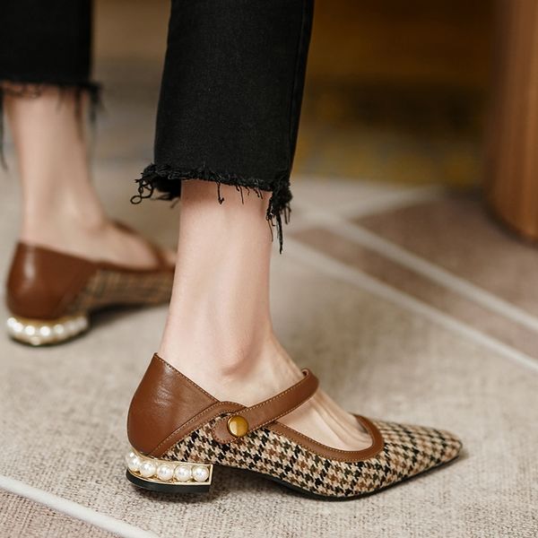 Womens genuine leather bordered fabric patchwork cross strap flats single shoes high quality soft comfortable daily casual shoeDress Shoes, Brown
Womens genuine leather bordered fabric patchwork cross strap flats single shoes high quality soft comfortable daily casual shoeDress Shoes, Brown