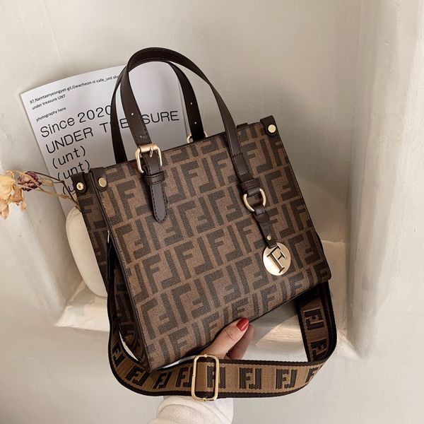 female 2021 new korean fashion atmospheric letter handbag net red simple large capacity one shoulder messenger bag
female 2021 new korean fashion atmospheric letter handbag net red simple large capacity one shoulder messenger bag