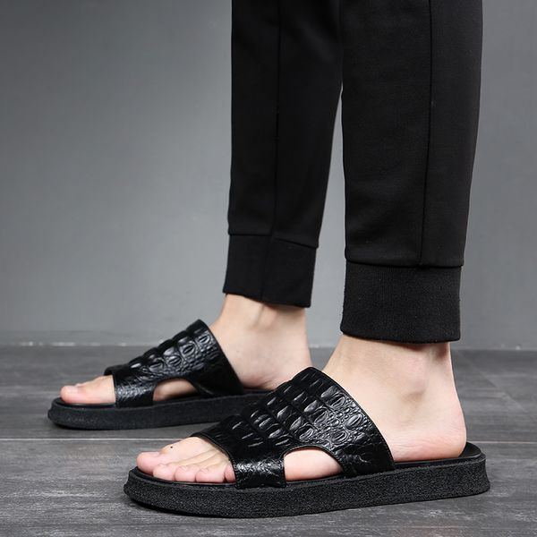 New Fashion Young Men Slippers Casual Crocodile Pattern Trendy Indoor Outside Street Mens Sandals Korea Style Flip Flops
New Fashion Young Men Slippers Casual Crocodile Pattern Trendy Indoor Outside Street Mens Sandals Korea Style Flip Flops