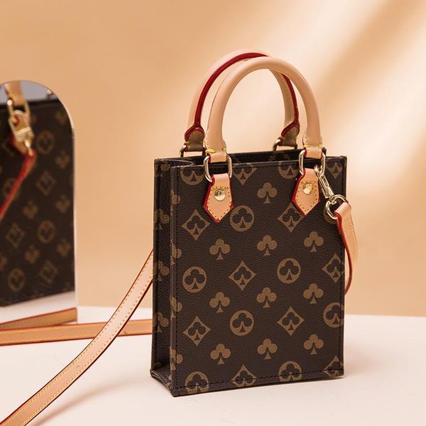 shoulder bags 2021 luxury style printed handbag design mini lady bag european and american fashion
shoulder bags 2021 luxury style printed handbag design mini lady bag european and american fashion