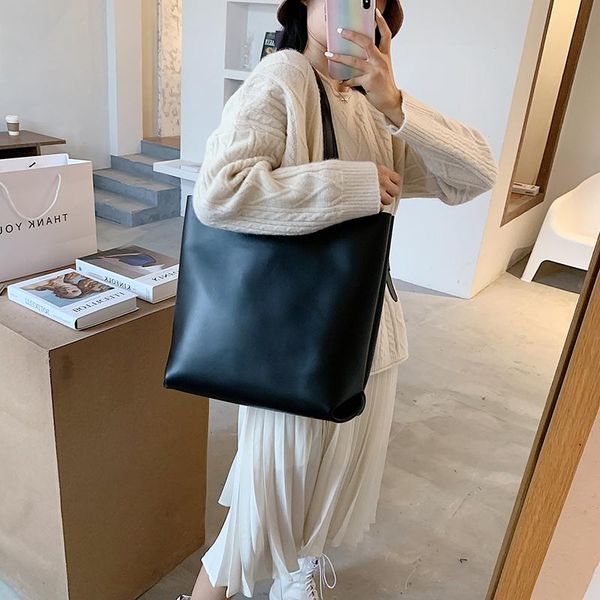 high capacity pu leather shoulder bags for women 2021 trend handbags female travel totes lady fashion trending hand bag
high capacity pu leather shoulder bags for women 2021 trend handbags female travel totes lady fashion trending hand bag