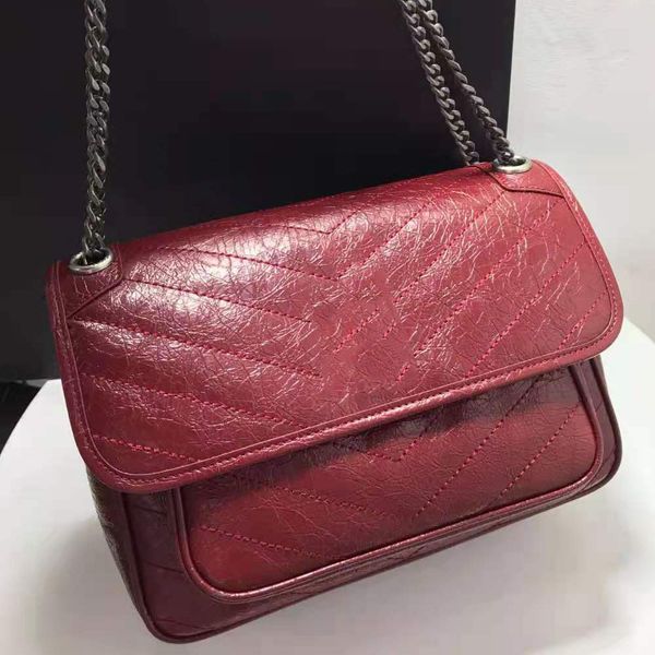7a classic chain crossbody bag oil wax cowhide postman shoulder bags quilted leather human pattern superior quality high-capacity women purs
7a classic chain crossbody bag oil wax cowhide postman shoulder bags quilted leather human pattern superior quality high-capacity women purs