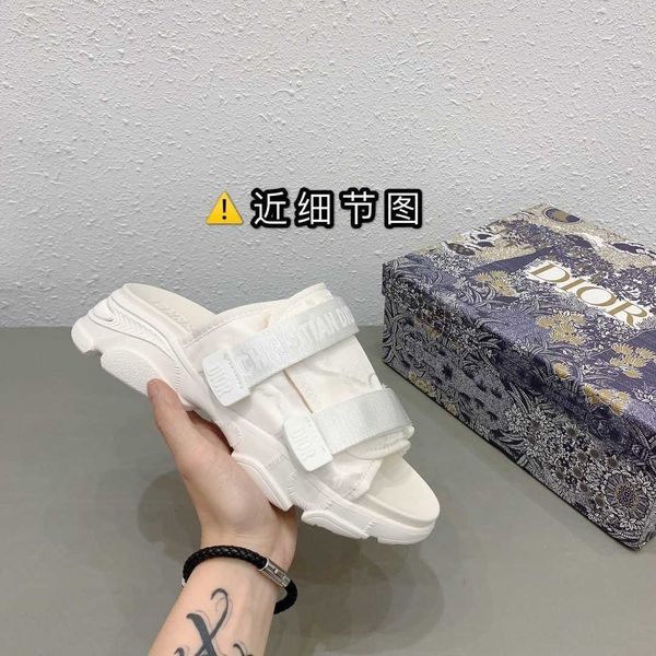 2021 dio new summer sports slippers daddy shoes heighten, beach and women sandals zlh, Black
2021 dio new summer sports slippers daddy shoes heighten, beach and women sandals zlh, Black