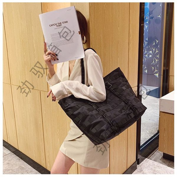 designer bag large capacity air force bag, tote bag, single shoulder diagonal storage bag, multi sand sports leisure bag go5r
designer bag large capacity air force bag, tote bag, single shoulder diagonal storage bag, multi sand sports leisure bag go5r