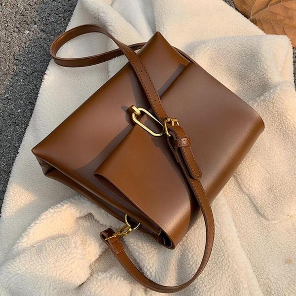 shoulder bags vintage square crossbody bag 2021 high-quality pu leather women's designer handbag high capacity messenger
shoulder bags vintage square crossbody bag 2021 high-quality pu leather women's designer handbag high capacity messenger