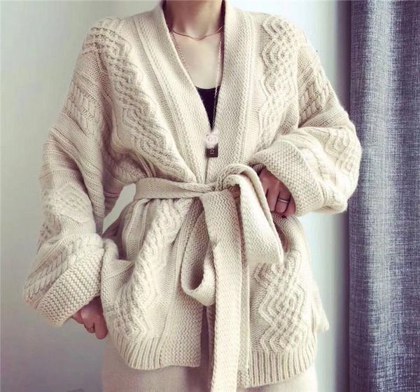 women's sweaters autumn and winter sweater female cashmere cardigan belt thickening 2021 christmas loose nigh-end jacket, White;black
women's sweaters autumn and winter sweater female cashmere cardigan belt thickening 2021 christmas loose nigh-end jacket, White;black