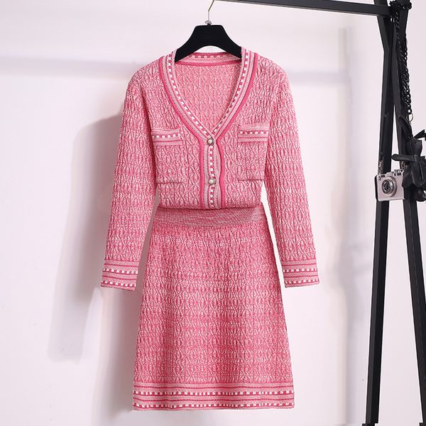 2021 new autumn knitted 2 piece women striped v neck short cardigan sweater coat + mini sweat suits skirt and set mh3v, Black;gray
2021 new autumn knitted 2 piece women striped v neck short cardigan sweater coat + mini sweat suits skirt and set mh3v, Black;gray