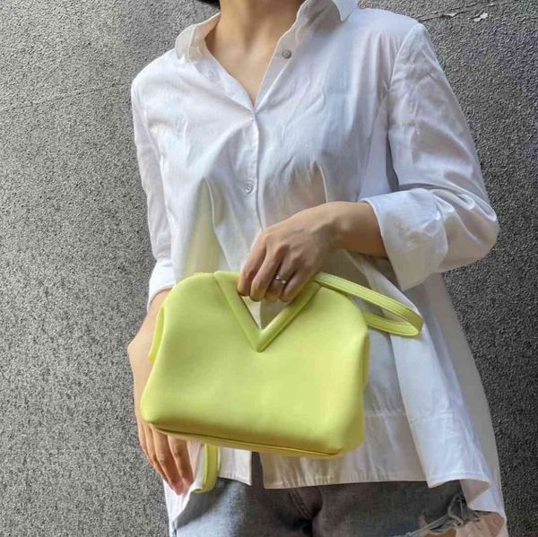 triangle cloud women's bag 2021 fashion leather one shoulder messenger bag pleated versatile fashion luxury lady2l3x
triangle cloud women's bag 2021 fashion leather one shoulder messenger bag pleated versatile fashion luxury lady2l3x