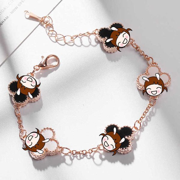 korean four and five leaf flower bracelet accsori, Golden;silver 
korean four and five leaf flower bracelet accsori, Golden;silver