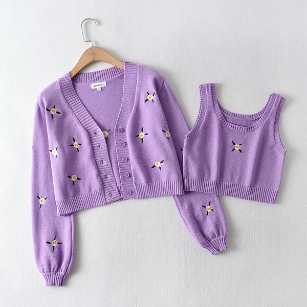 1 set autumn korea style vintage embroidery flower cardigan cropped tank single-breasted button knitted crop sweater jumper, White;black
1 set autumn korea style vintage embroidery flower cardigan cropped tank single-breasted button knitted crop sweater jumper, White;black