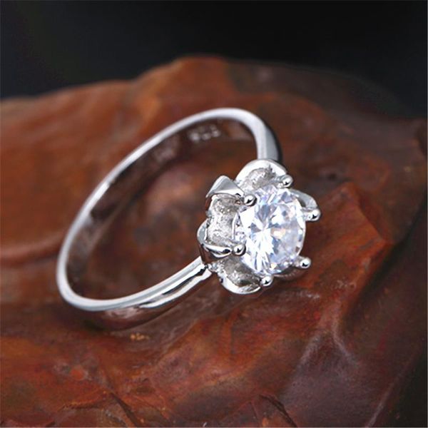 wedding rings fashionable woman silver ring classic exquisite zircon temperament female hand jewelry, Slivery;golden
wedding rings fashionable woman silver ring classic exquisite zircon temperament female hand jewelry, Slivery;golden