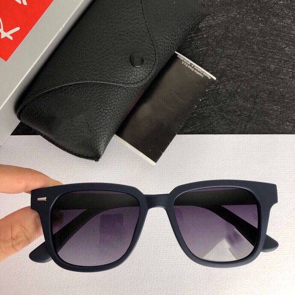 fashion high-end custom trend ultra-light frame sunglasses for men and women are slim and anti-ultraviolet polarizer, White;black
fashion high-end custom trend ultra-light frame sunglasses for men and women are slim and anti-ultraviolet polarizer, White;black