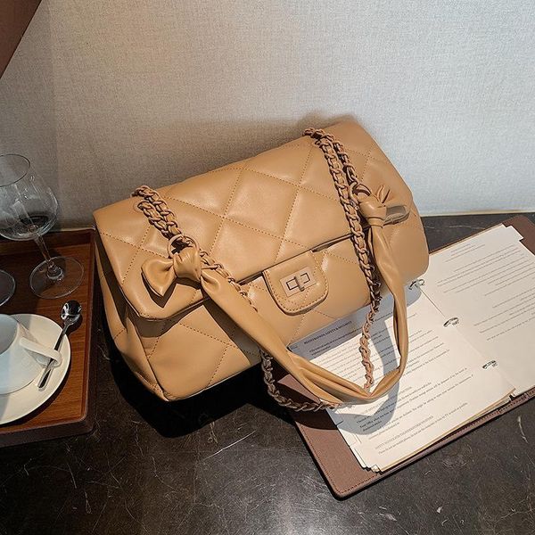 bag women's 2021 new xiaoxiangfeng lingge chain bag fashion versatile single shoulder slant span pu solid color
bag women's 2021 new xiaoxiangfeng lingge chain bag fashion versatile single shoulder slant span pu solid color