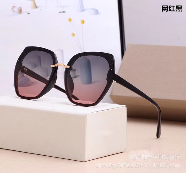 2203 d family women's polarized sunglasses tr90 ultra light toad glasses women's sunglasses, White;black
2203 d family women's polarized sunglasses tr90 ultra light toad glasses women's sunglasses, White;black