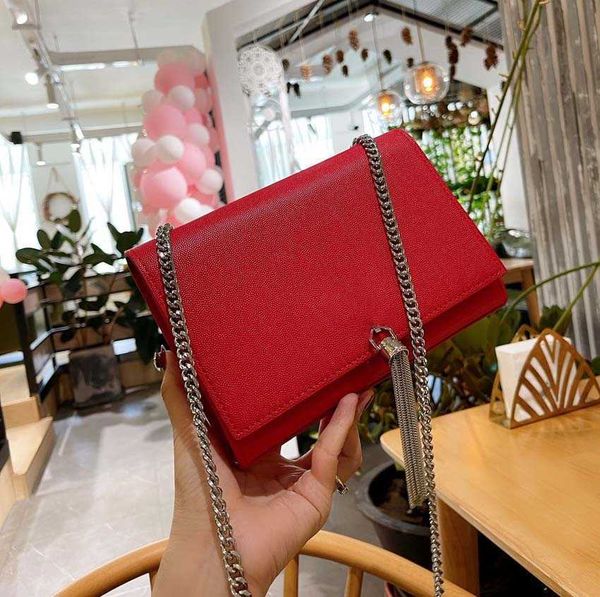 designer bags lady shoulder bag handbag purse color inner clip with silver hardware classic stripe multifunctional large capacity 15 bags
designer bags lady shoulder bag handbag purse color inner clip with silver hardware classic stripe multifunctional large capacity 15 bags