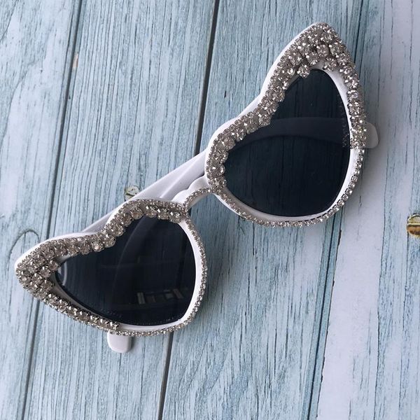 zaolihudesigner diamond women sunglasses heart shape lady cute eyewear oversized vintage sun glasses uv400 gafas de sol, White;black
zaolihudesigner diamond women sunglasses heart shape lady cute eyewear oversized vintage sun glasses uv400 gafas de sol, White;black
