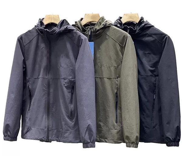 version designers men's high-end jacket heat wicking animal embroidery pattern europe waterproof outdoor sports windbreaker hooded high, Black;brown
version designers men's high-end jacket heat wicking animal embroidery pattern europe waterproof outdoor sports windbreaker hooded high, Black;brown