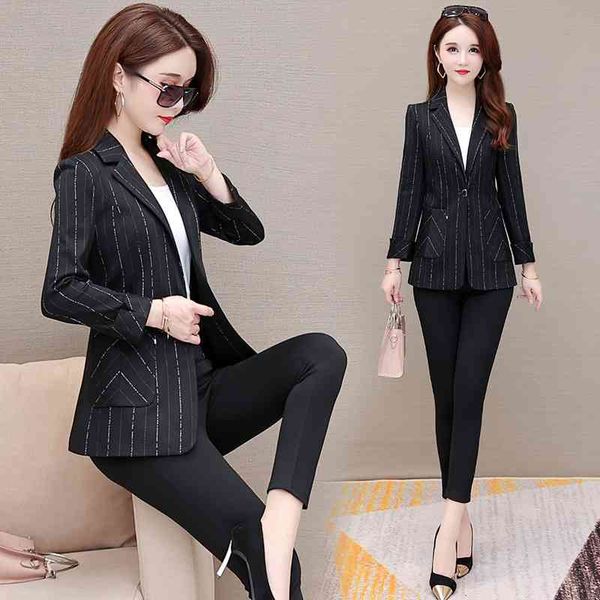 fashion stripe suit foreign style 2021 spring and autumn new fashion korean version slim fit age reducing small mother's coat, Black
fashion stripe suit foreign style 2021 spring and autumn new fashion korean version slim fit age reducing small mother's coat, Black
