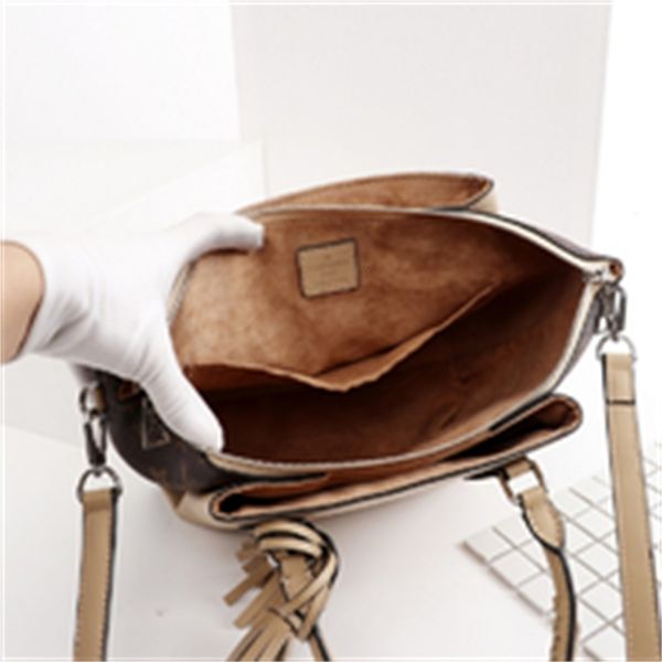 brand designer luxury xc82 m55030 colorblock tassel shoulder bag beige women handbags iconic bags handles shoulder bags totes cross body, Red;black
brand designer luxury xc82 m55030 colorblock tassel shoulder bag beige women handbags iconic bags handles shoulder bags totes cross body, Red;black