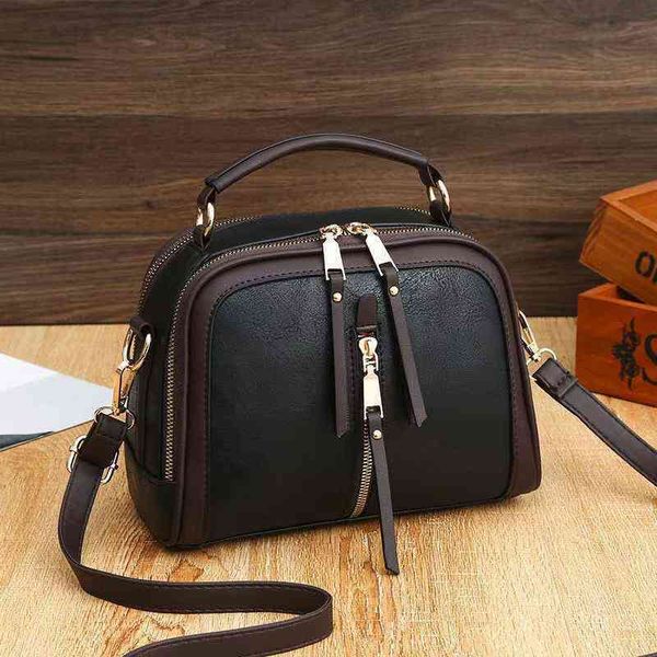 2022 factory wholesale female high-grade sense messenger bag versatile mature temperament trend atmosphere women's simple shoulder bag
2022 factory wholesale female high-grade sense messenger bag versatile mature temperament trend atmosphere women's simple shoulder bag